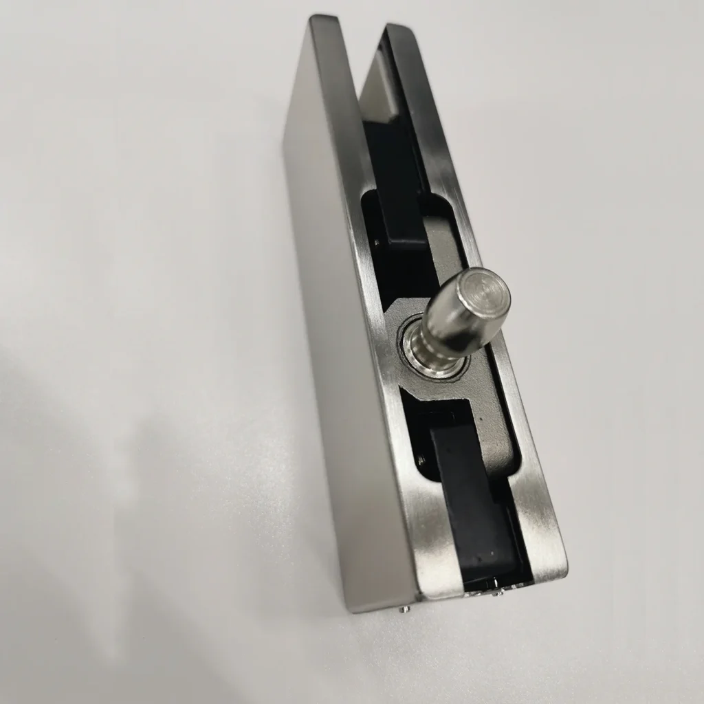 patch fitting for glass